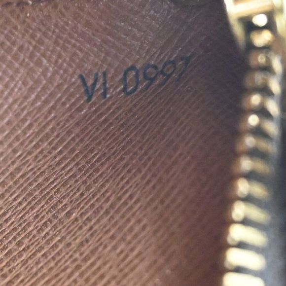 LOUIS VUITTON Drouot Shoulder Bag - Picture 6 of 15